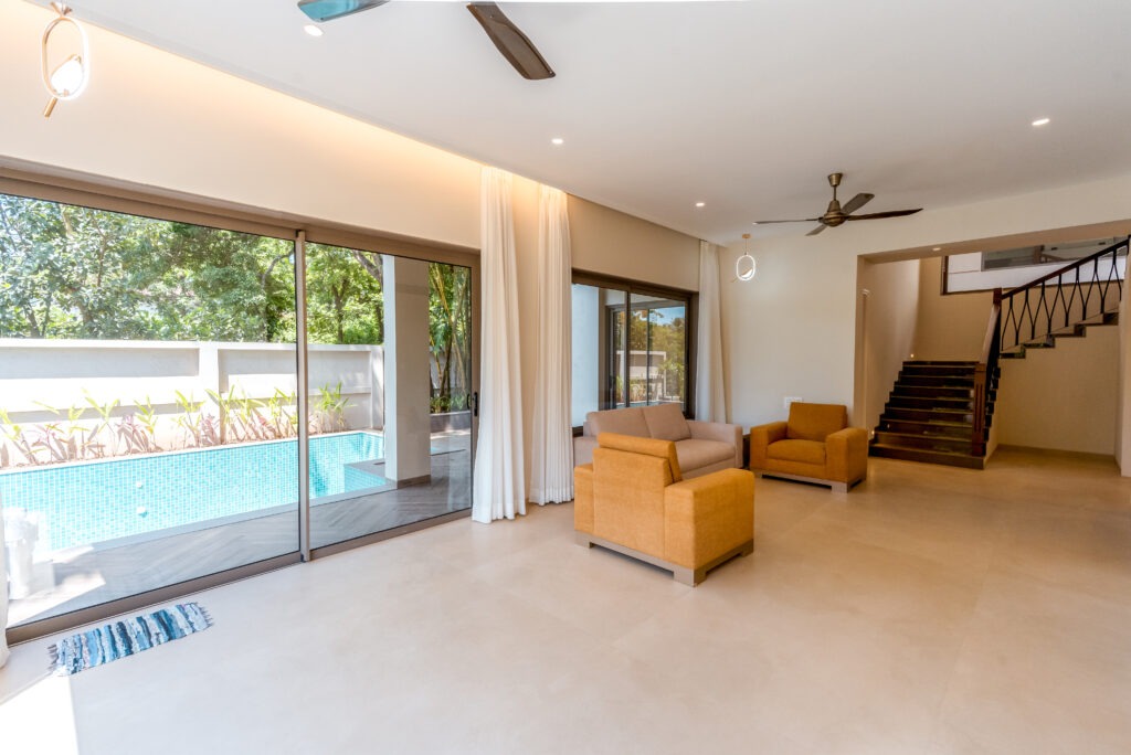 villa, 4bhk, furnished, candolim, north goa, gatec complex, private pool, servant room, car parking